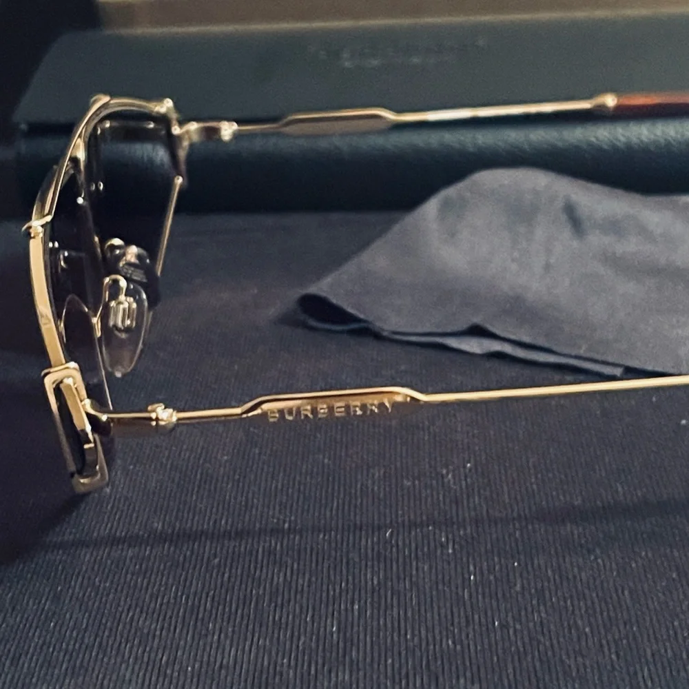 🔥🔥🔥Burberry Sunglasses 68MM - Picture 7 of 16